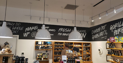 Cosmetics Store «Lush Fresh Handmade Cosmetics», reviews and photos, 12000 SE 82nd Ave, Happy Valley, OR 97086, USA