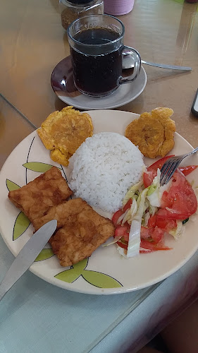 Opiniones de Amanecer Manabita en Tonsupa - Restaurante