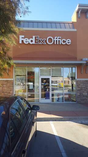 Print Shop «FedEx Office Print & Ship Center», reviews and photos, 13605 Midway Rd #100, Farmers Branch, TX 75244, USA