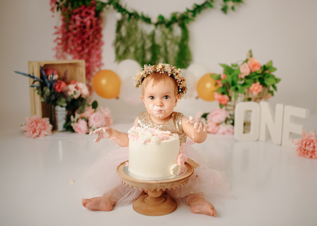 Papaya Peach Photography - Newborn, Maternity, 1st Birthday Cake Smash & Family Photography - Milton Keynes
