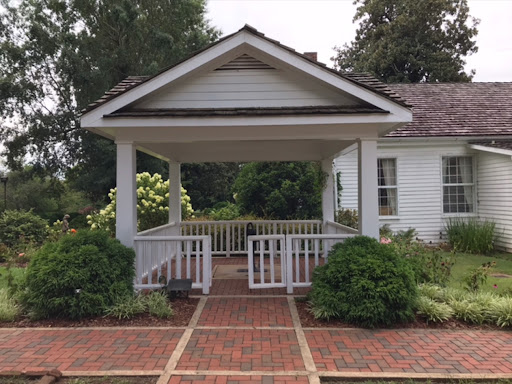 Historical Landmark «Helen Keller Birth Place», reviews and photos, 300 N Commons St W, Tuscumbia, AL 35674, USA