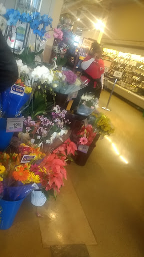 Grocery Store «Safeway Market», reviews and photos, 100 S 2nd St, San Jose, CA 95113, USA