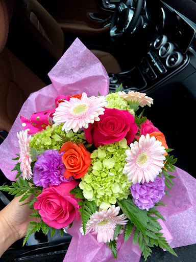 Florist «The Best Little Flower Shop In Roswell», reviews and photos, 10800 Alpharetta Hwy #228, Roswell, GA 30076, USA