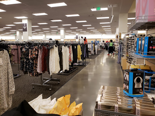 Department Store «Nordstrom Rack The Gallery At Westbury Plaza», reviews and photos, 1040 Old Country Rd, Garden City, NY 11530, USA