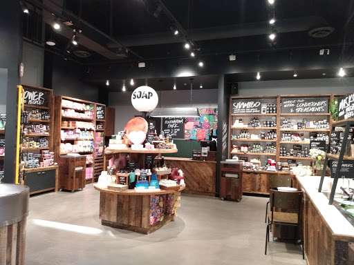 Cosmetics Store «Lush Cosmetics», reviews and photos, 99 Rockingham Park Blvd, Salem, NH 03079, USA