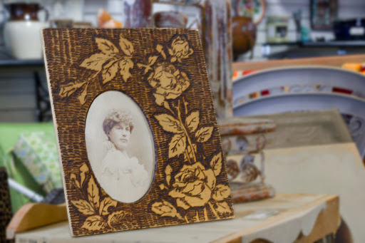 Furniture Store «Finders Keepers Consignment Furniture & Decor», reviews and photos, 2853 E College Ave, Decatur, GA 30030, USA