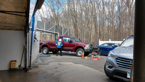 Truck Wash «Monroe Car Wash & Detail Center», reviews and photos, 178 Main St, Monroe, CT 06468, USA