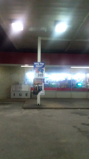 Grocery Store «Junior Food Mart», reviews and photos, 201 W Main St, Hohenwald, TN 38462, USA