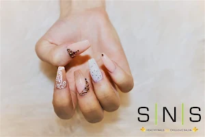 Healthy Nails Salon image
