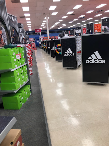 Shoe Store «Shoe Carnival», reviews and photos, 3408 S Glenstone Ave, Springfield, MO 65804, USA