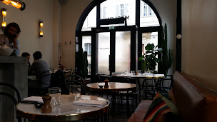 Photo n°197 de Marcelle - Rue de Grenelle à Paris ()