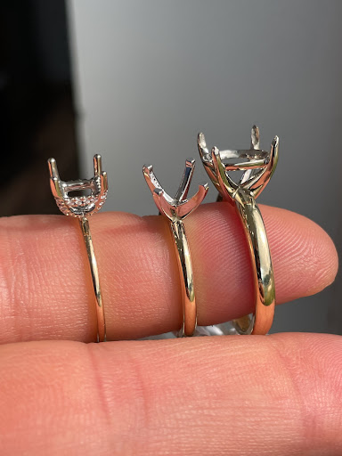 Jewelry Store «Edward Warren Jewelers», reviews and photos, 1610 Cross Creeks Blvd, Pickerington, OH 43147, USA