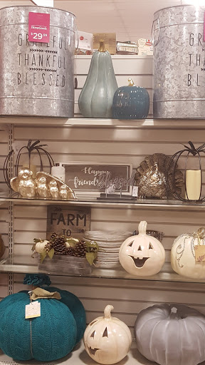 Department Store «Marshalls & HomeGoods», reviews and photos, 200 Petersville Rd, New Rochelle, NY 10801, USA