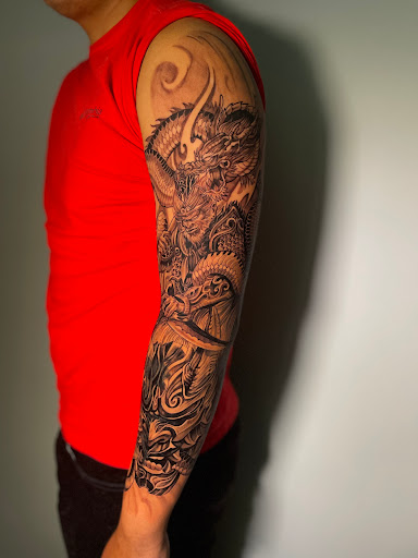 Explore rose and skull tattoo ideas, creative tattoo ideas in Lake Alfred, available at Moreira Ink