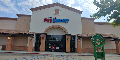 Pet Supply Store «PetSmart», reviews and photos, 2685 W Hillcrest Dr, Thousand Oaks, CA 91320, USA