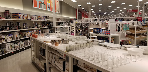 Department Store «Target», reviews and photos, 800 Broadview Village Sq, Broadview, IL 60155, USA