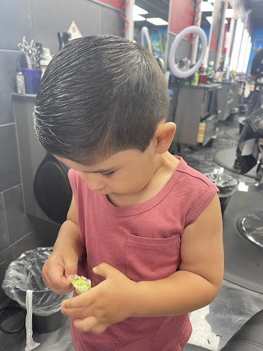 Barber Shop «Headlines Barber Shop», reviews and photos, 6431 E County Line Rd #103, Tampa, FL 33463, USA