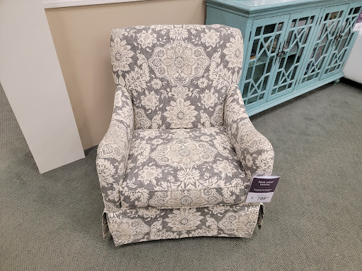 Furniture Store «Raymour & Flanigan Furniture and Mattress Store», reviews and photos, 895 E Gate Blvd, Garden City, NY 11530, USA