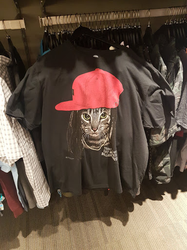 Shopping Mall «Riverpoint Center», reviews and photos, 1730 W Fullerton Ave, Chicago, IL 60614, USA