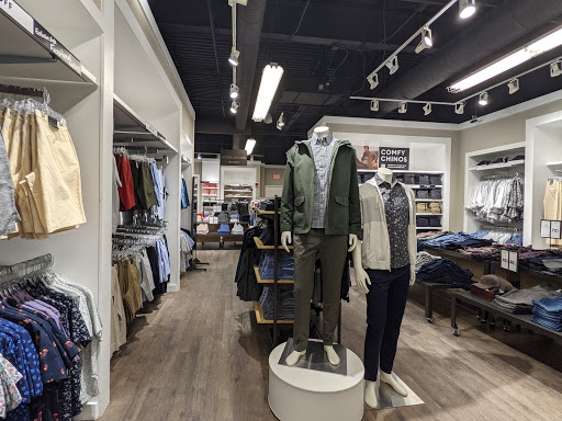 Clothing Store «Banana Republic», reviews and photos, 103 S Washington St, Naperville, IL 60540, USA