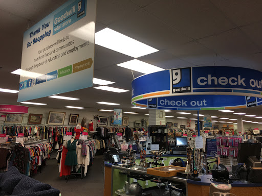 Thrift Store «Goodwill Retail Store & Donation Center», reviews and photos, 2421 Centreville Rd, Herndon, VA 20171, USA