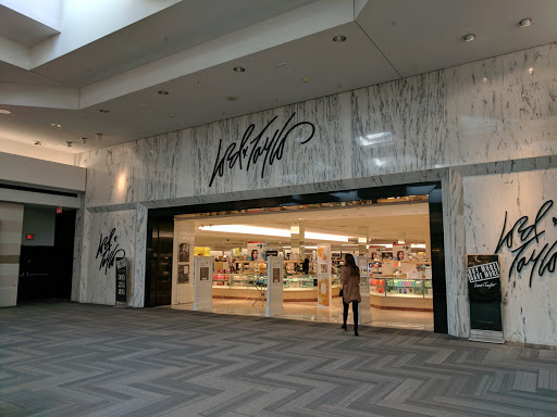 LXRANDCO LORD & TAYLOR WOODFIELD - CLOSED - 5 Woodfield Mall, Schaumburg,  Illinois - Jewelry - Phone Number - Yelp