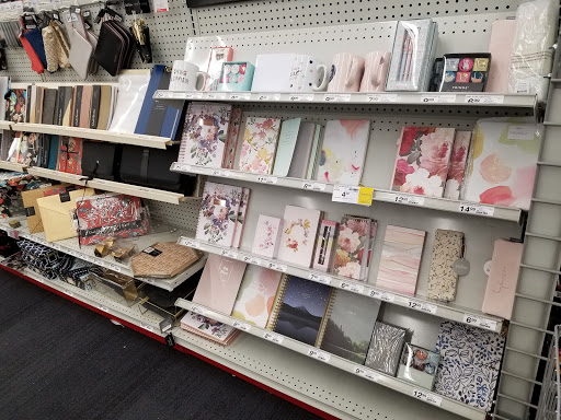 Office Supply Store «Staples», reviews and photos, 1747 Olentangy River Rd, Columbus, OH 43212, USA