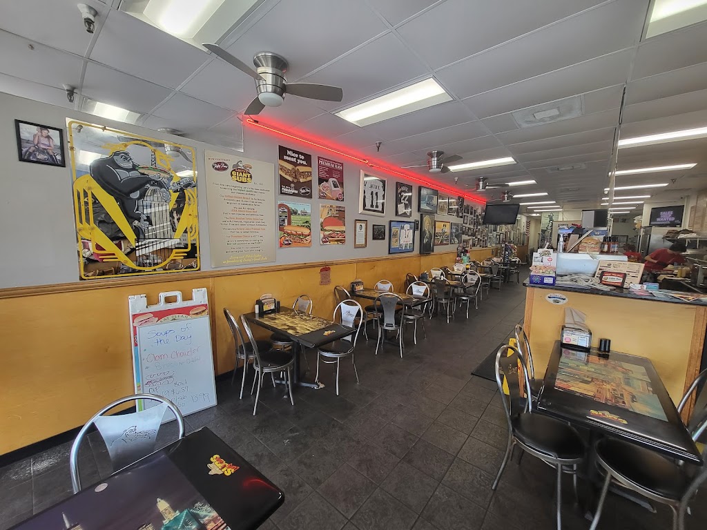 Larry's Giant Subs 32176