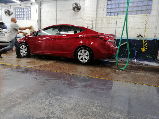 Car Wash «Forest Glen Hand Car Wash», reviews and photos, 5322 N Elston Ave, Chicago, IL 60630, USA