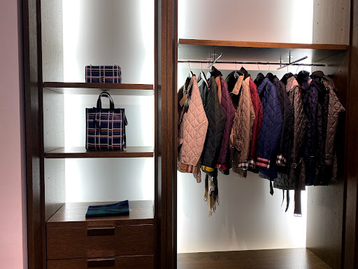 Clothing Store «Burberry Outlet», reviews and photos, 5220 Fashion Outlets Way, Rosemont, IL 60018, USA