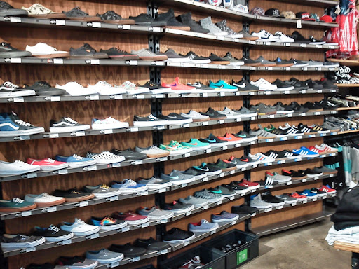 Clothing Store «Zumiez», reviews and photos, 4502 S Steele St #420, Tacoma, WA 98409, USA