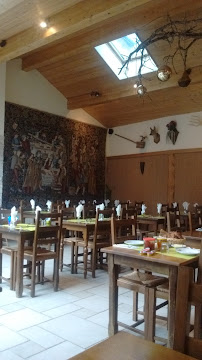 Atmosphère du Restaurant La Taverne des Remparts à Nozeroy - n°2
