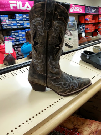 Shopping Mall «Fairoaks Mall», reviews and photos, 2380 25th St, Columbus, IN 47201, USA