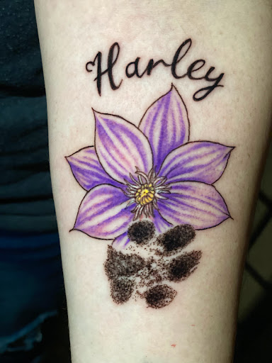 Tattoo Shop «PermaGrafix Tattoo», reviews and photos, 2217 Santiam Hwy SE, Albany, OR 97322, USA