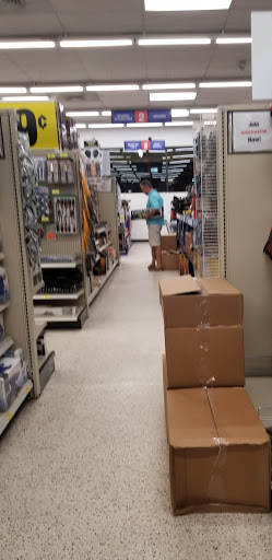 Hardware Store «Harbor Freight Tools», reviews and photos, 9131 College Pkwy STE 165, Fort Myers, FL 33919, USA