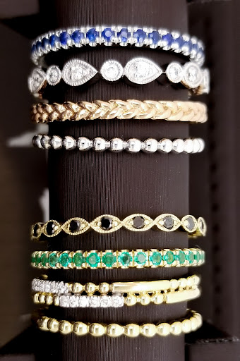 Jewelry Store «Cambridge Jewelers», reviews and photos, 76 Maple Dr, Hudson, OH 44236, USA