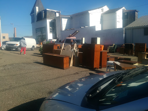 Thrift Store «City Rescue Mission Inc», reviews and photos, 644 Market St, Steubenville, OH 43952, USA