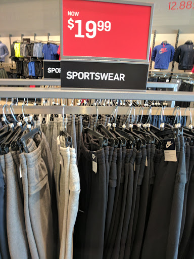 Clothing Store «Nike Factory Store», reviews and photos, 2210 Tanger Blvd #225, Gonzales, LA 70737, USA