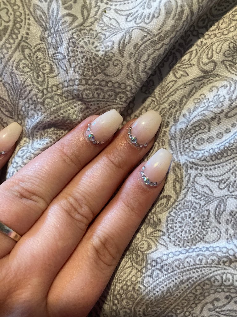 Chu Nails 63049