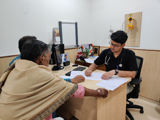 Dr. Angshuman Mukherjee - Lung Specialist Doctor | Best Asthma Doctor & Allergy Specialist Doctor