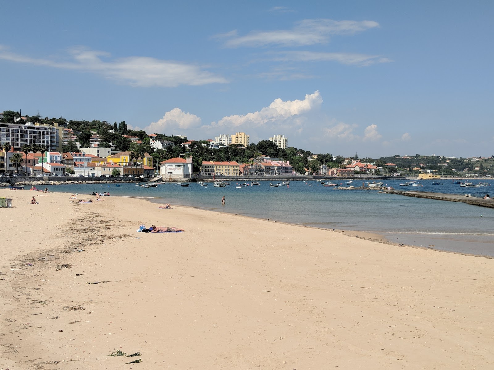 Foto von Praia Velha mit feiner beiger sand Oberfläche