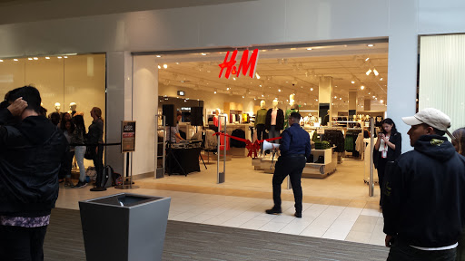 Shopping Mall «East Towne Mall», reviews and photos, 89 E Towne Mall, Madison, WI 53704, USA