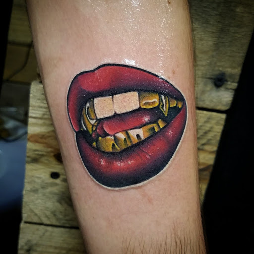 Tattoo Shop «Black Swan Tattoo», reviews and photos, 2947 Florida Ave S, Lakeland, FL 33803, USA