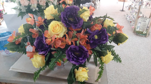 Florist «Sisters Floral & Gifts», reviews and photos, 760 S State St, North Vernon, IN 47265, USA