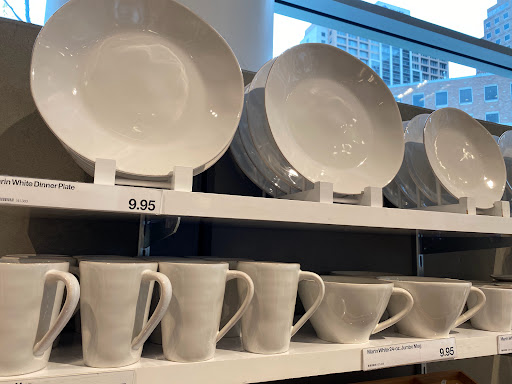 Furniture Store «Crate and Barrel», reviews and photos, 555 Bellevue Way NE, Bellevue, WA 98004, USA