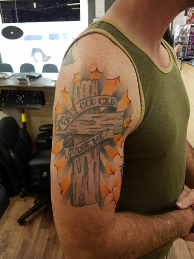 Body Piercing Shop «Bone Deep Tattoos», reviews and photos, 2545 Ventura Blvd, Camarillo, CA 93010, USA