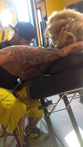 Tattoo Shop «Chicky Tattwo Tattoo Parlor», reviews and photos, 2001 W Main St, Leesburg, FL 34748, USA