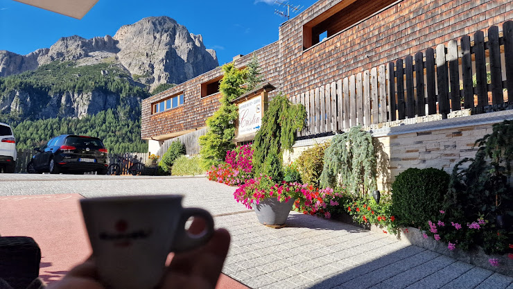 Photo Hébergement d'intérieur Ferienwohnungen Garni Cristin 39030 Calfosch