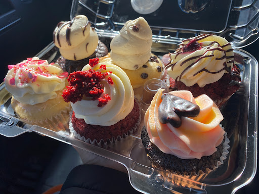 Wedding Bakery «LaLa Custom Cake», reviews and photos, 15301 Madison Ave, Lakewood, OH 44107, USA