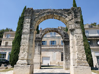 Arc antique de Cavaillon du Côté Bistrot - Restaurant Cavaillon - n°1